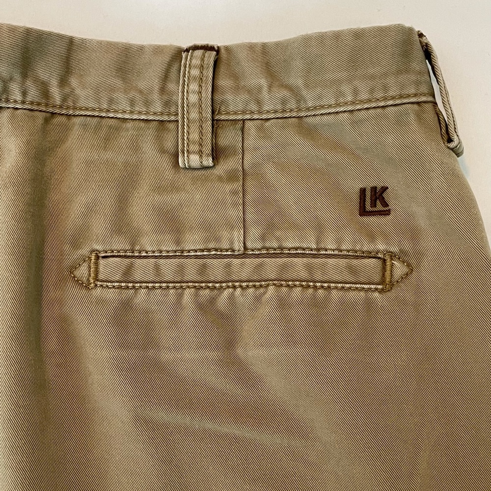Men's HAGGAR Life Fit Relaxed Straight Khakis